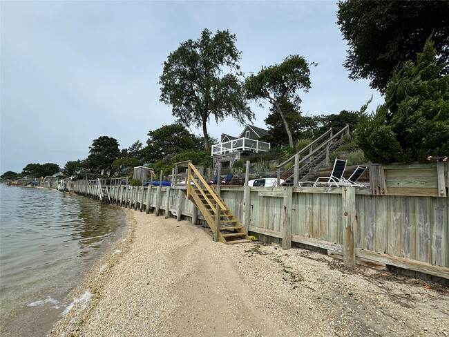 Building Photo - 1429 Peconic Bay Blvd