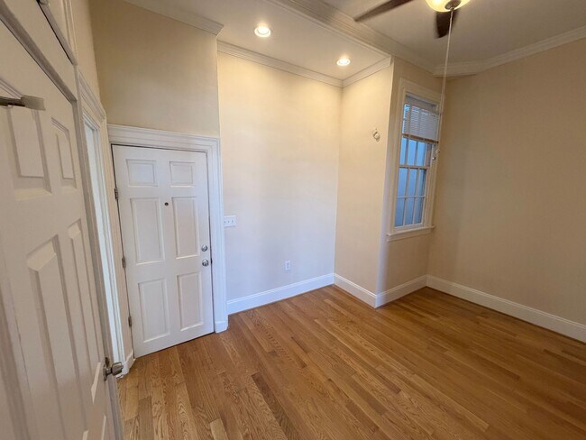 Interior Photo - 1318 Eutaw Pl