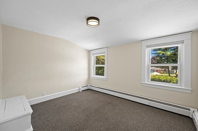 Building Photo - 34 Ricard St