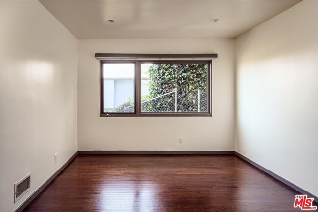 Building Photo - 2051 Kenilworth Ave