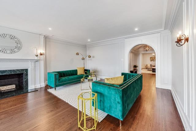 Building Photo - 3240 N Lake Shore Dr