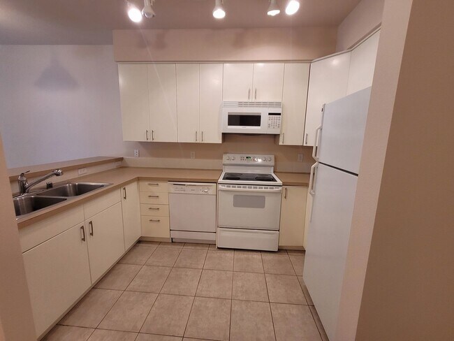 Building Photo - Tranquil One Bedroom Condo in central location - Gladstone