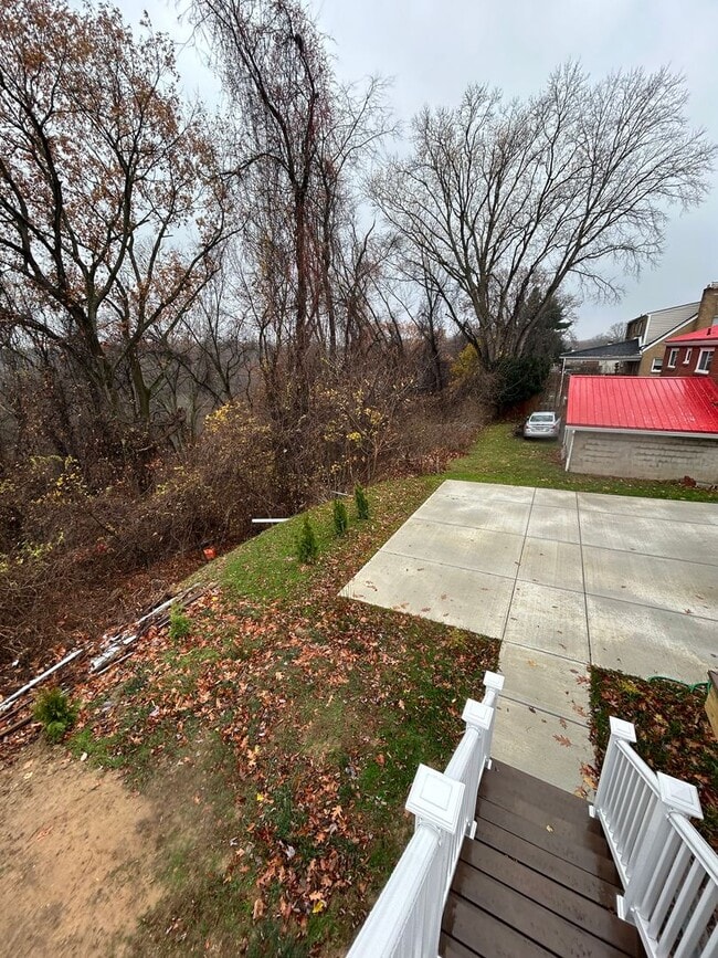 Building Photo - 506 Crescent Boulevard Extension