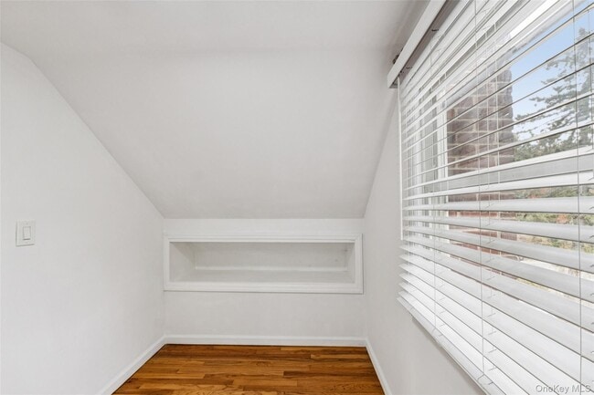 Building Photo - 24 Waterside Ave