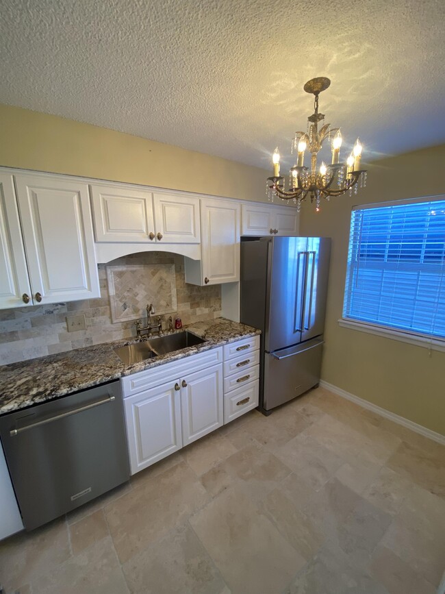 Building Photo - 2600 Brooken Hill Dr