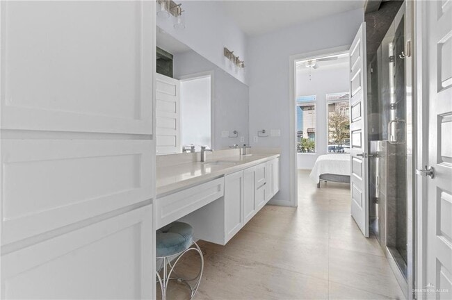 Building Photo - 17 6th St