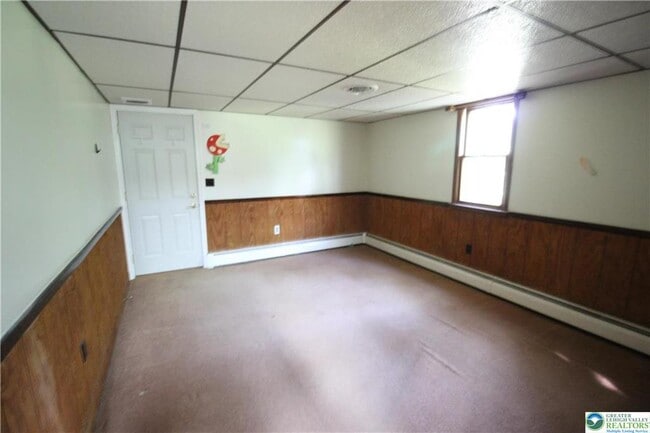 Building Photo - 331 Valley View Dr
