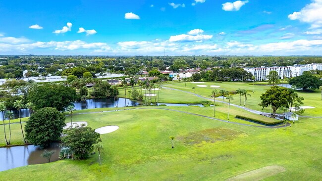 Building Photo - 3951 Via Poinciana