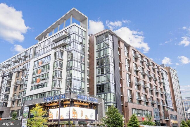 Primary Photo - 70 N St SE