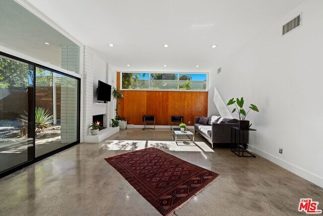 Building Photo - 3744 Cody Rd