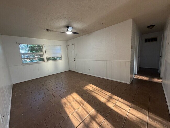 Building Photo - 3 Bed 2 Bath in Midwest City
