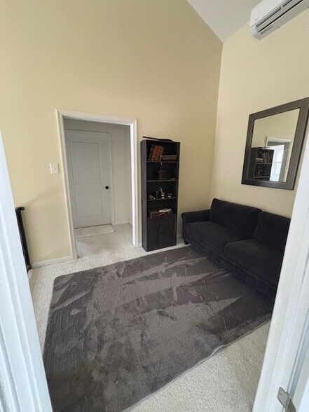 2nd fl Sitting room - 2972 Madison Ave