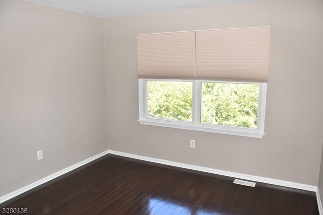 Building Photo - 125 Springhill Dr