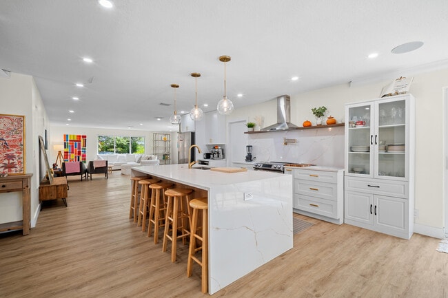 Building Photo - 2421 SW 29th Way