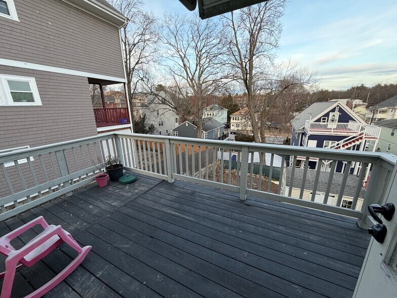 Building Photo - 15 Weymouth Ave