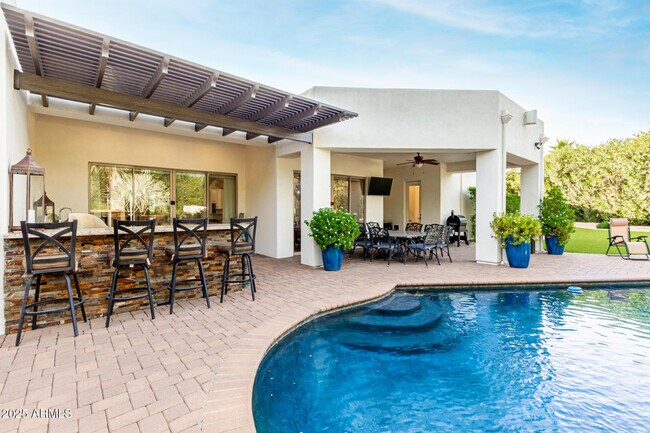 Building Photo - 7002 E Aster Dr