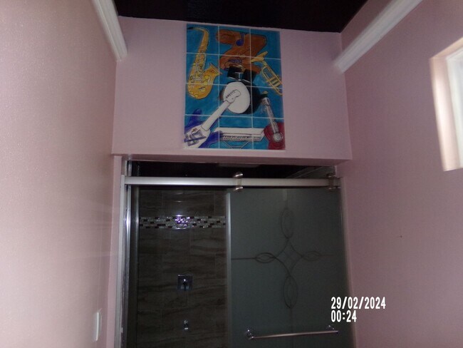 Building Photo - 4bd 1ba Home