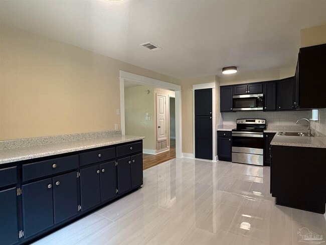 Building Photo - 5837 Berryhill Rd
