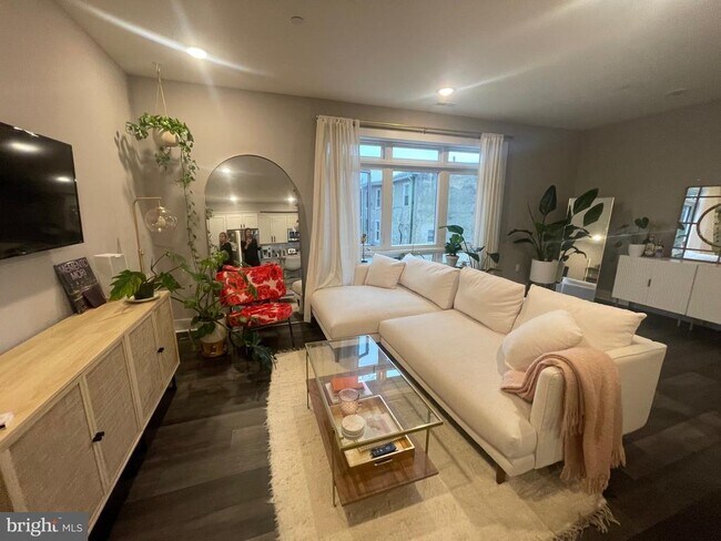 Building Photo - 4007 Ridge Ave