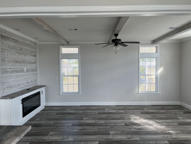 Building Photo - 336 Waddell St