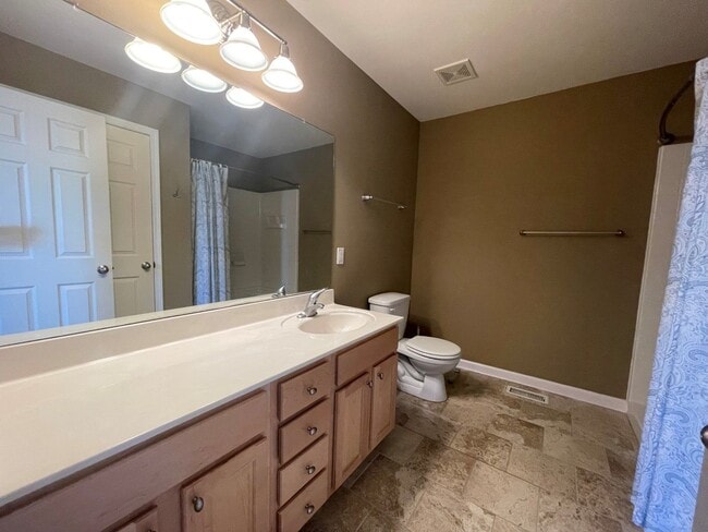 Building Photo - Home For Rent Papillion