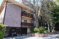 Building Photo - 1865 Greenfield Ave