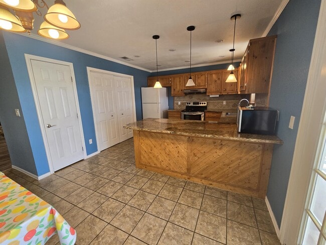 Building Photo - 1548 Bosc Ct