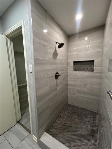 Building Photo - 5826 Sandhurst Ln