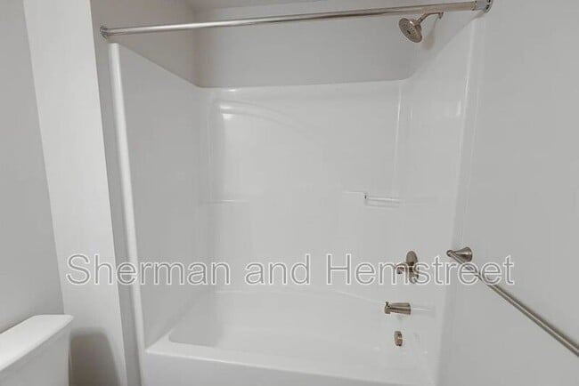 Building Photo - 2065 Lotus Dr