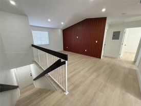 Building Photo - 3252 W 70th St