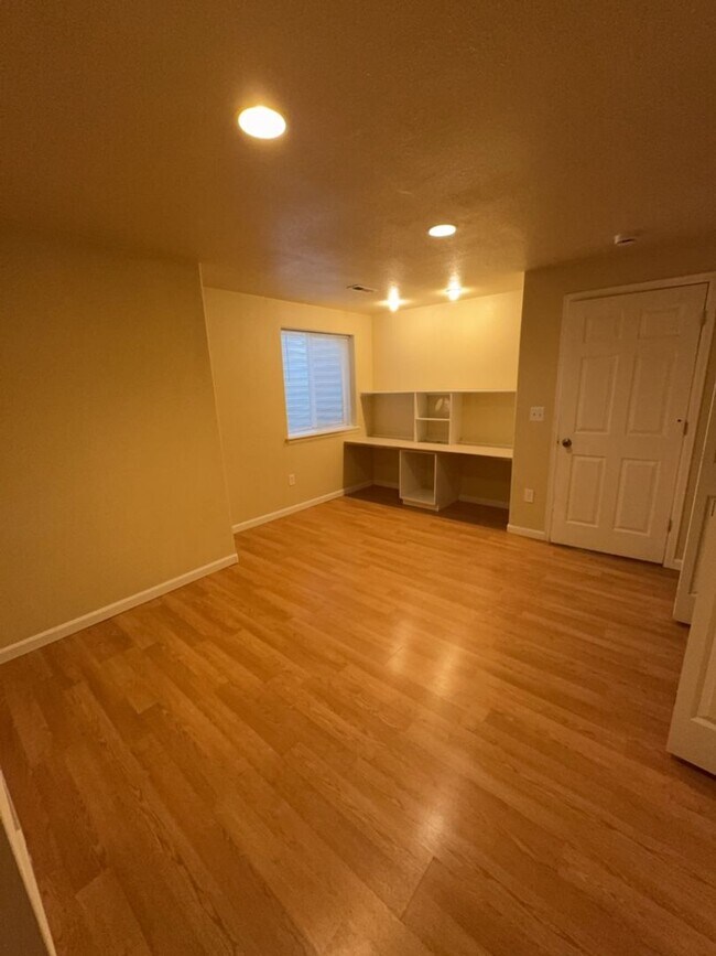 Building Photo - Move-In Ready Home in Wellington