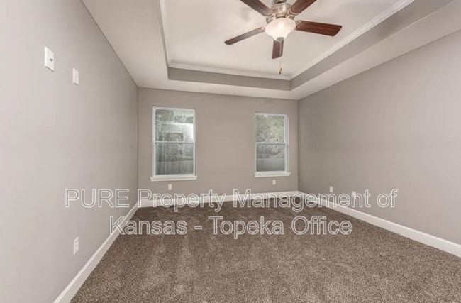 Building Photo - 4766 Lakecrest Dr