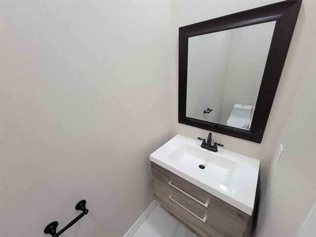 Building Photo - 11130 Celano Dr