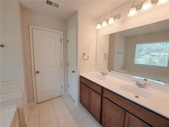 Building Photo - 2775 Port Bow Ln