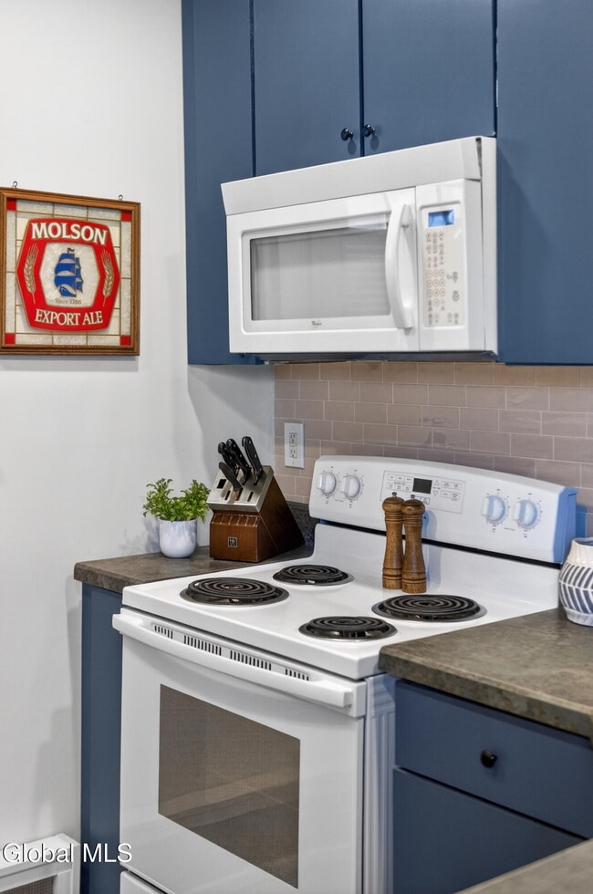 Building Photo - 5 Van Dorn St