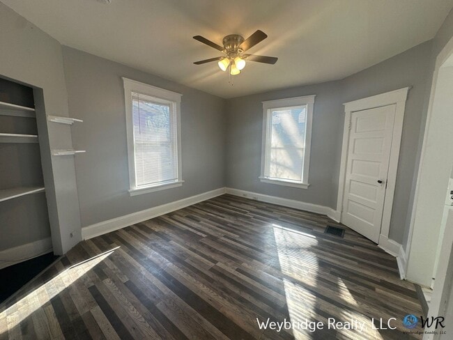 Building Photo - 407 Jackson Ave