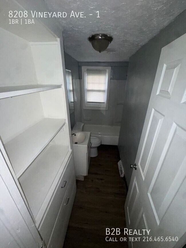 Building Photo - 8208 Vineyard Ave