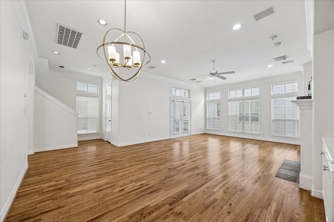 Building Photo - 612 Leverkuhn St