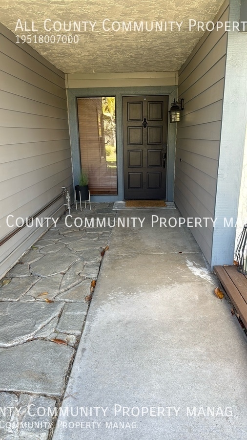 Building Photo - 42566 Escolacata Dr