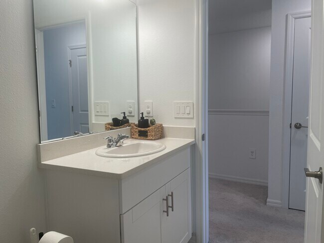 Building Photo - 1308 Drake Rdg Dr