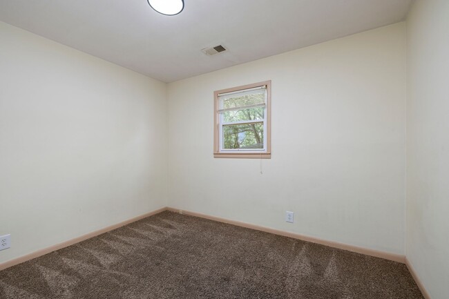 Building Photo - S0282-MF2