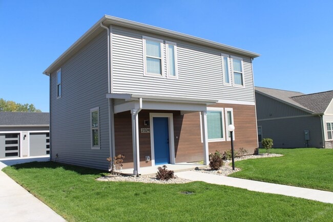 Building Photo - 2324 Lovie Ln