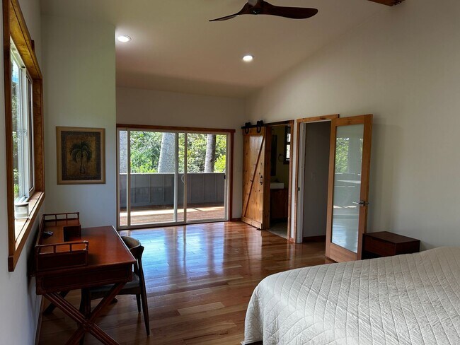 Building Photo - Brand New Luxury Furnished 3 bed 2 bath Ho...
