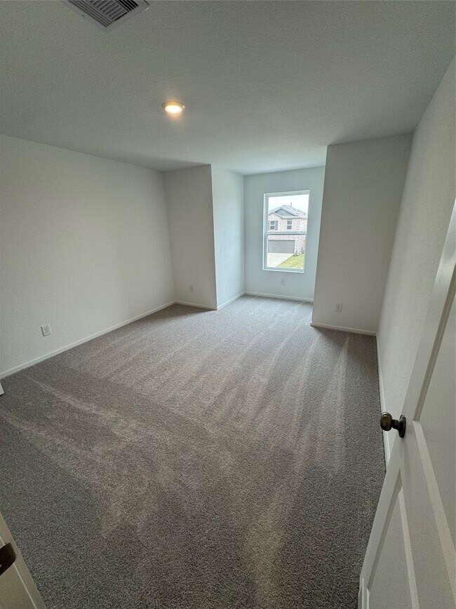 Building Photo - 16715 Old Wagon Wy