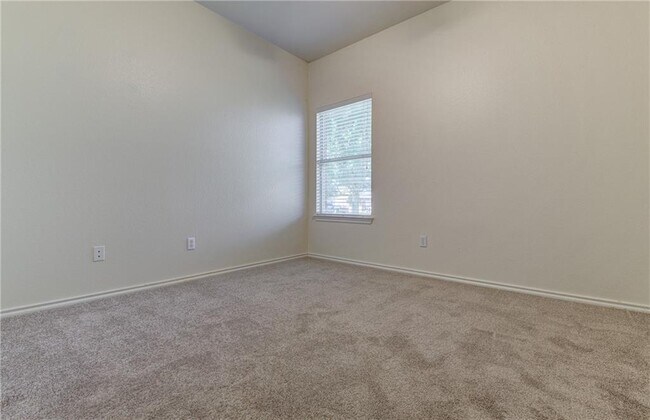Building Photo - 351 Black Cap Run