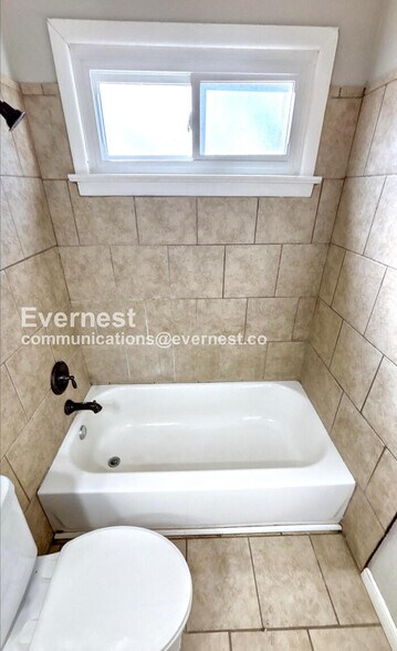 Building Photo - 1130 Trampe Ave