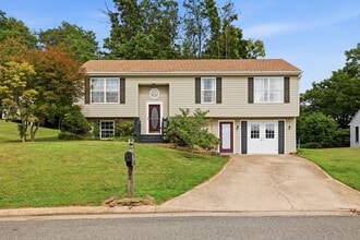 Building Photo - 209 Greenwood Rd