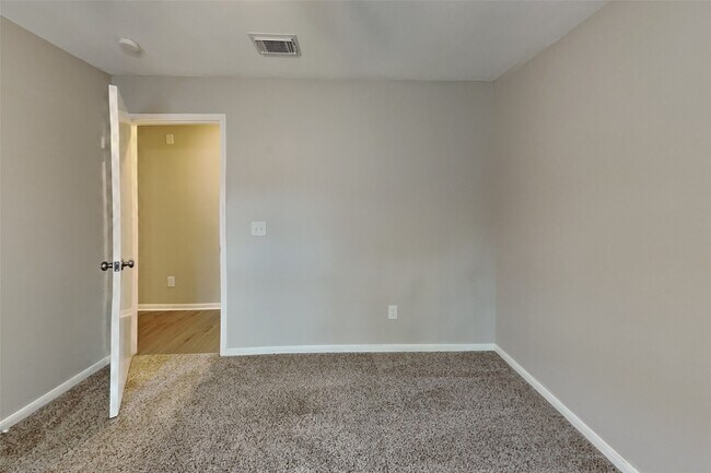 Building Photo - 1031 Cascade Creek Dr