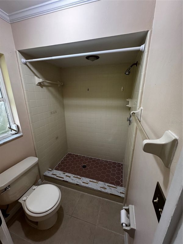 Building Photo - 2115 Stewart Ln