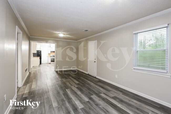 Building Photo - 3800 Charlotte Dr